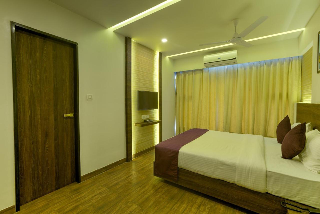 Crown Inn Panvel Exteriér fotografie