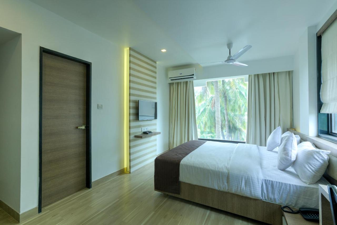 Crown Inn Panvel Exteriér fotografie